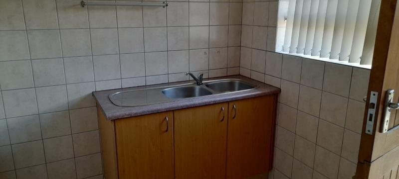 To Let 2 Bedroom Property for Rent in Heiderand Western Cape